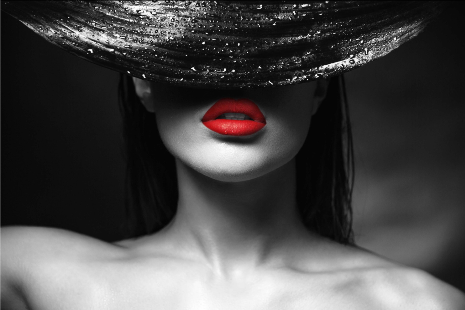 RED LIPS WOMAN COVERING