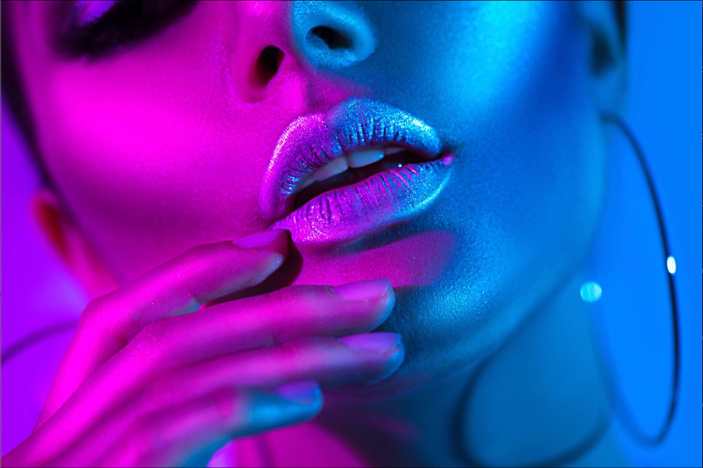 WOMAN WITH NEON LIGHTS