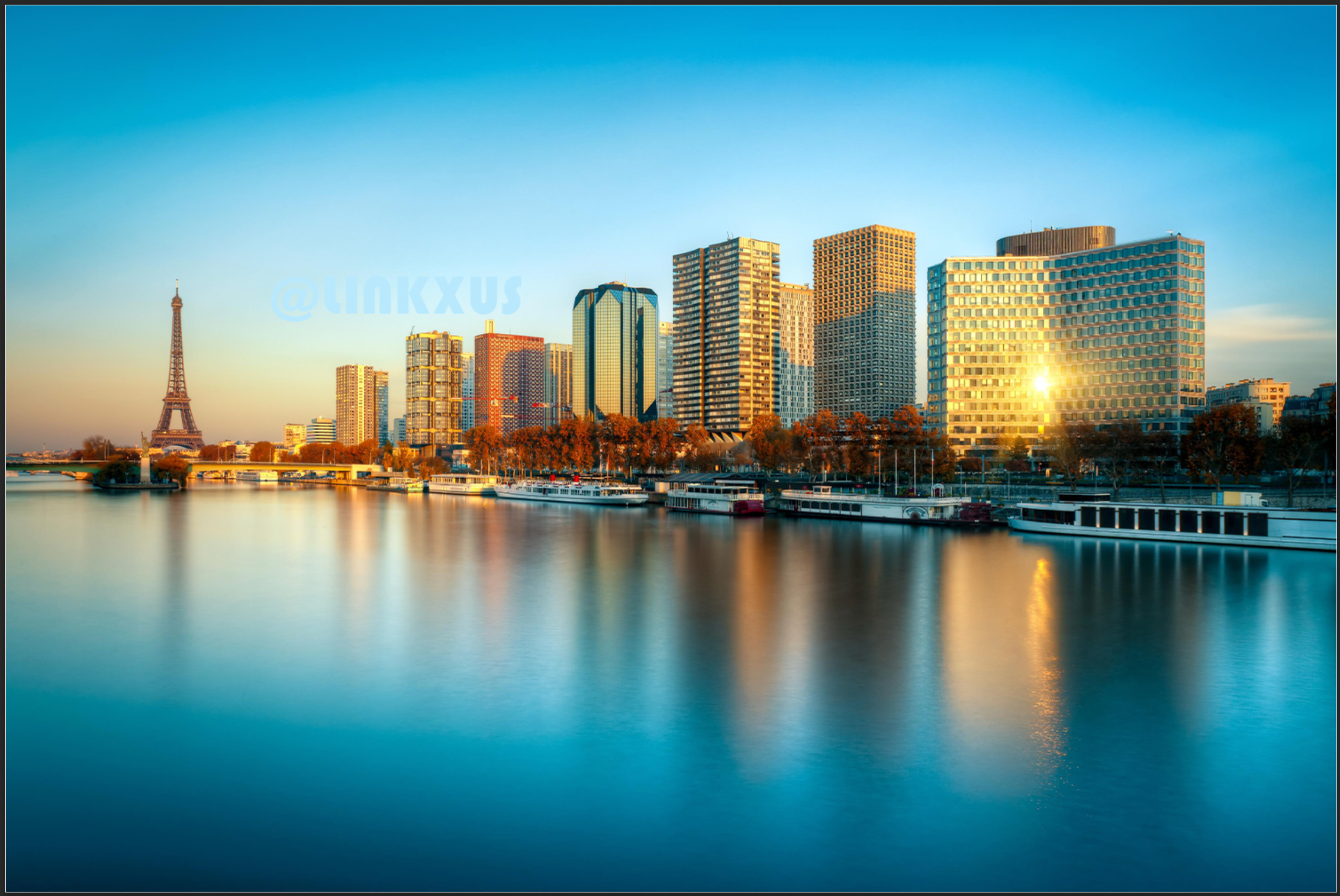 CITYSCAPE VIEW OF PARIS