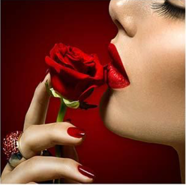 WOMEN WITH RED ACCESSORIES