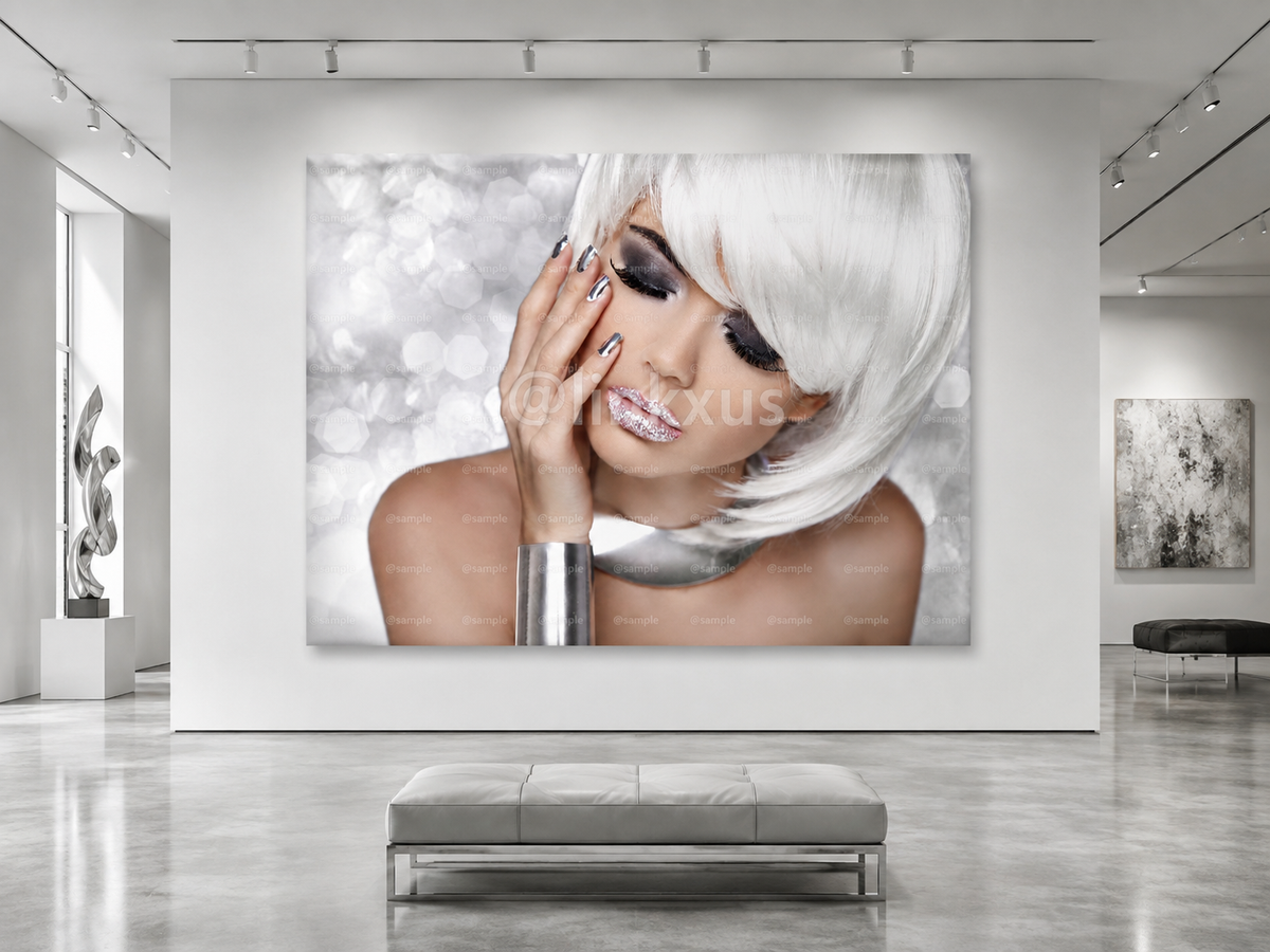 WHITE SHORT HAIR WOMAN